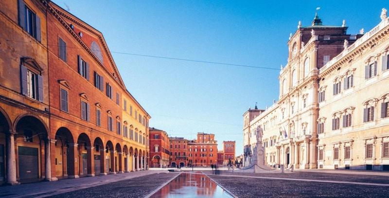 La Mansarda In Centro Daire Modena Dış mekan fotoğraf